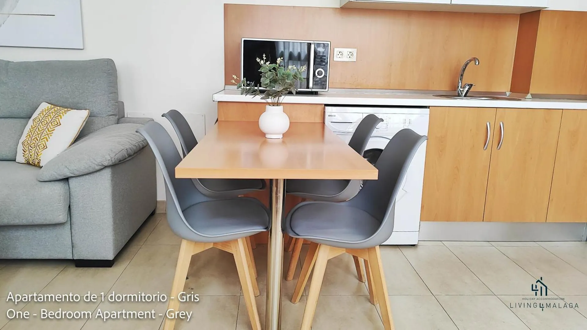 Living4Malaga Suites Superior 0*,  Spanien